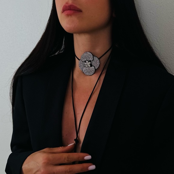 New Rhinestone Flower Large Black Necklace Choker - Picture 3 of 9